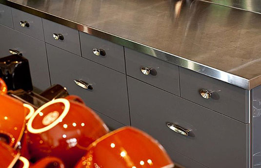 Du Veere hardware on modern kitchen cabinets